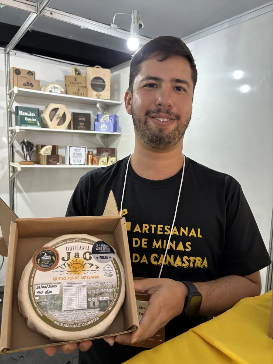 Apresentação do queijo J&C na feira